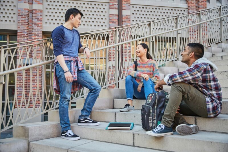 Você está visualizando atualmente <strong>Santander e Harvard anunciam 5.000 bolsas de estudo para aprender habilidades em ambientes corporativos</strong>